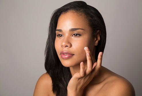 秋天如何保养皮肤 补充水分很重要