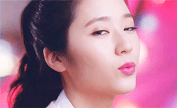  嘟嘴卖萌?麻烦先把唇部保养好再说 